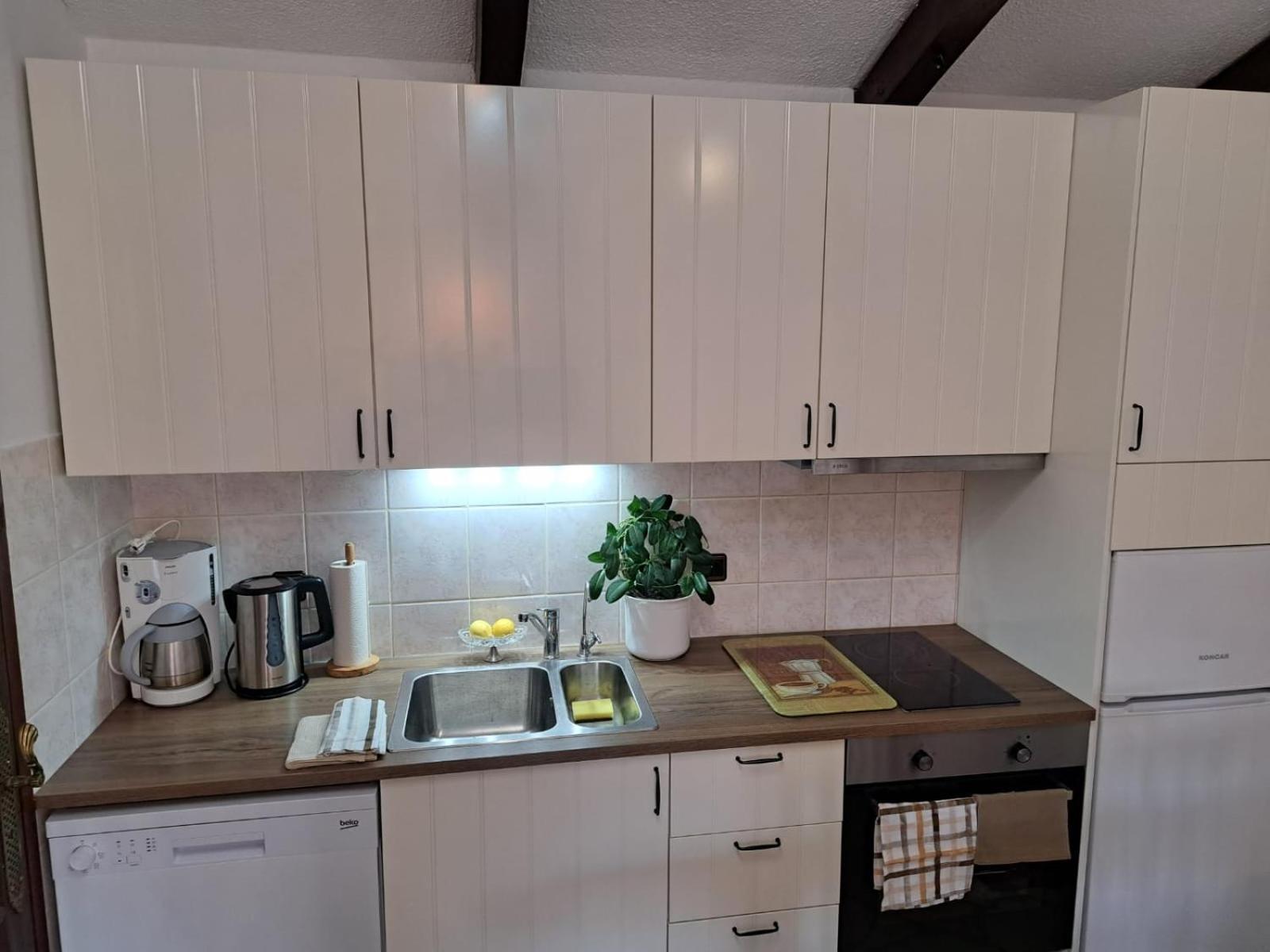Villa Apartments Oliva Seget Vranjica Zewnętrze zdjęcie